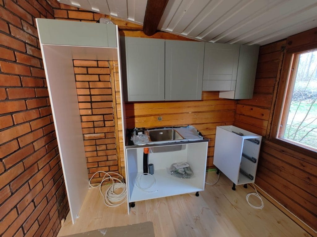 Renoveringsarbeten 13 saneeraustyot keittioremontti